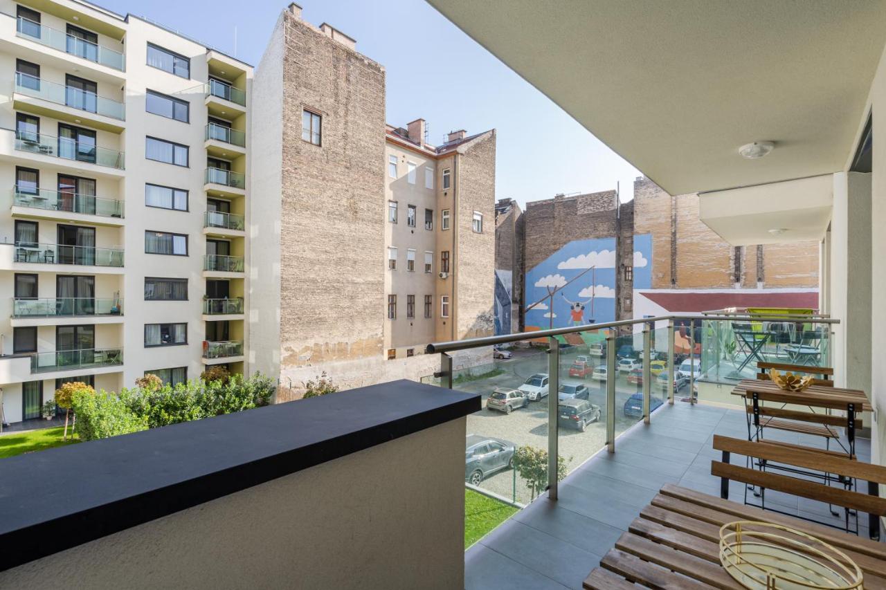 Navy Angel Apartment With Balcony Budapeste Exterior foto
