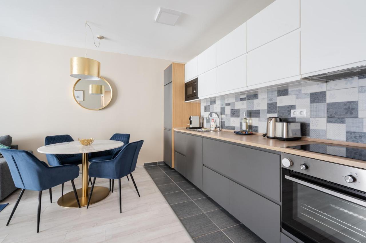 Navy Angel Apartment With Balcony Budapeste Exterior foto
