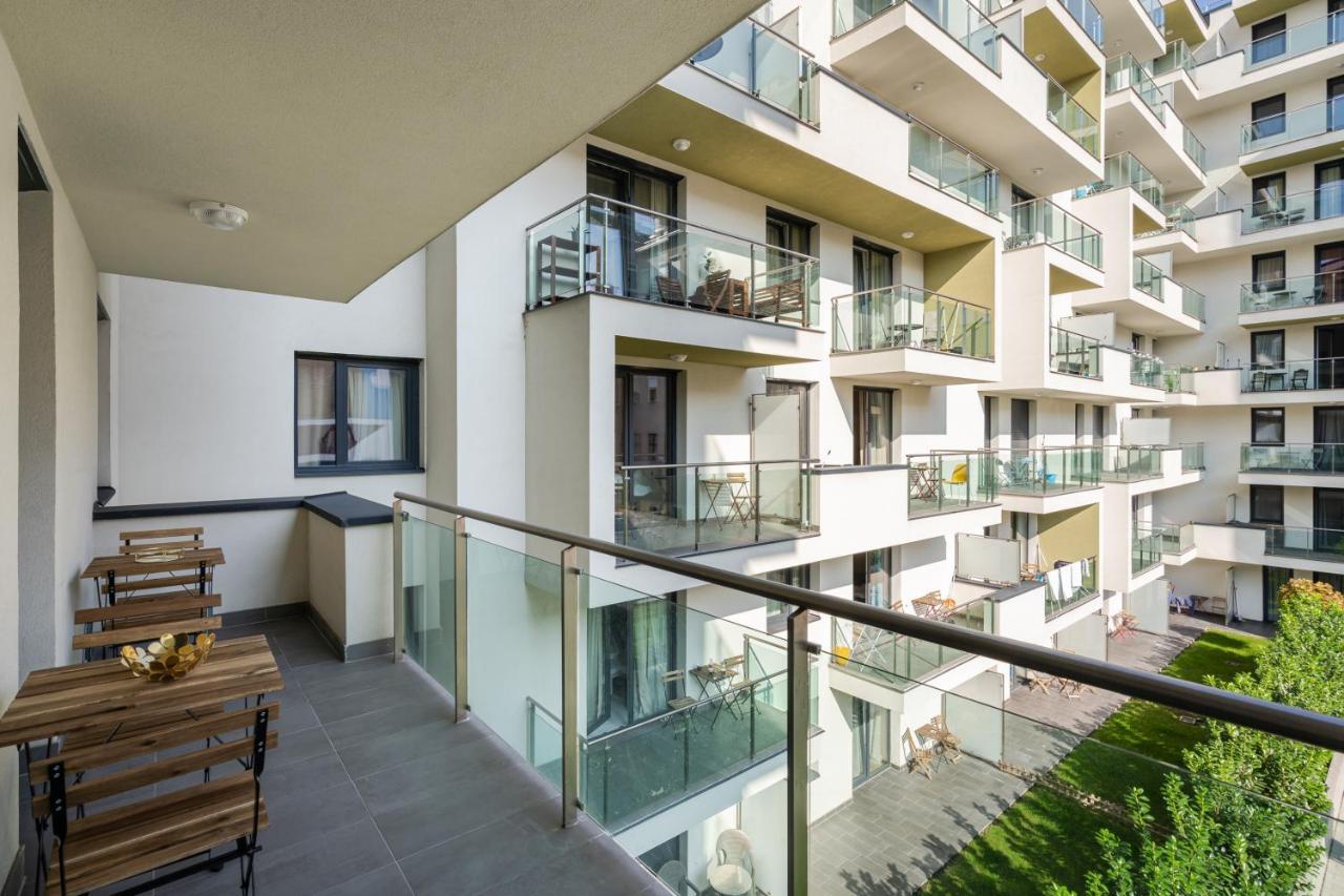 Navy Angel Apartment With Balcony Budapeste Exterior foto