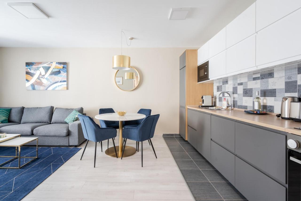 Navy Angel Apartment With Balcony Budapeste Exterior foto